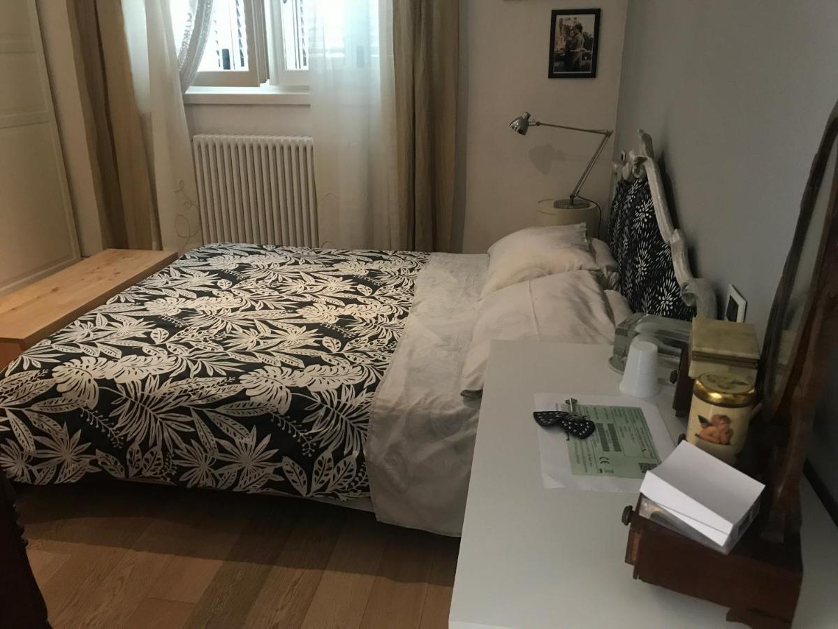 Camera Con Bagno Privato E Parcheggio 루카 외부 사진
